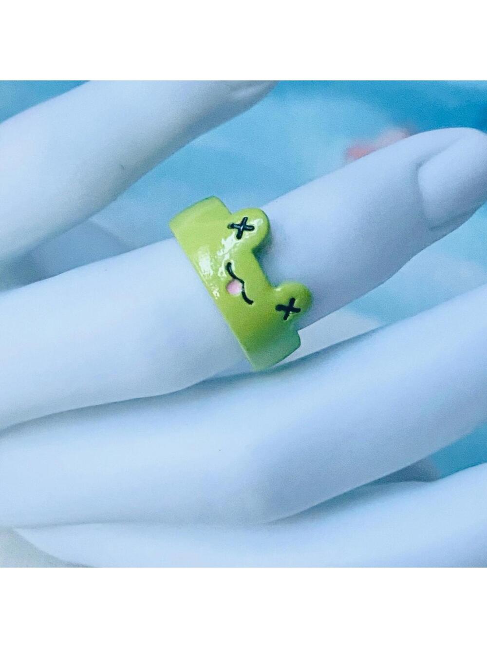 Chunky Green Frog Resin Ring Size 7.25